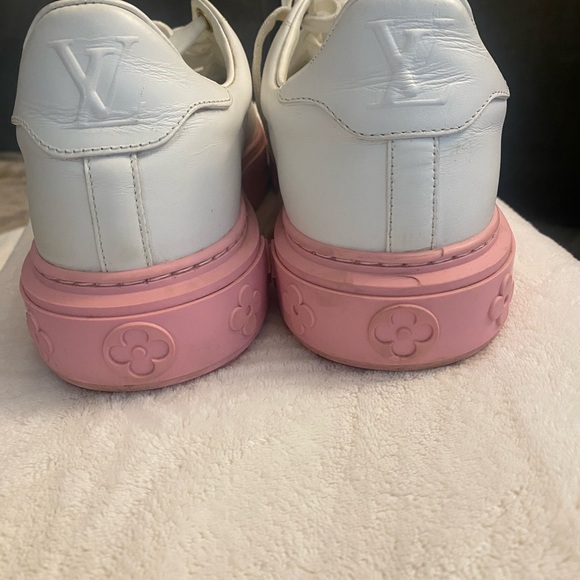Authentic Louis Vuitton sneakers - Picture 8 of 10